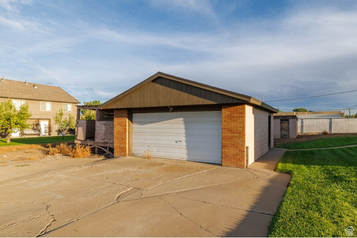 582 N Vernal Ave Ave, Vernal, Utah image 2