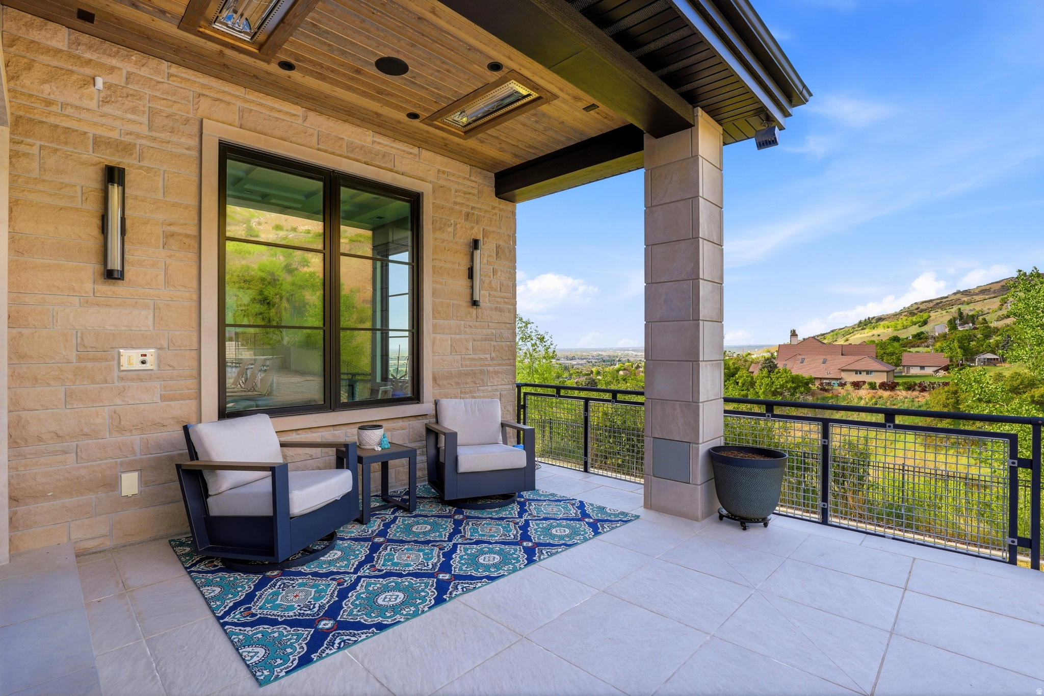 FORD CANYON ESTATES - Residential