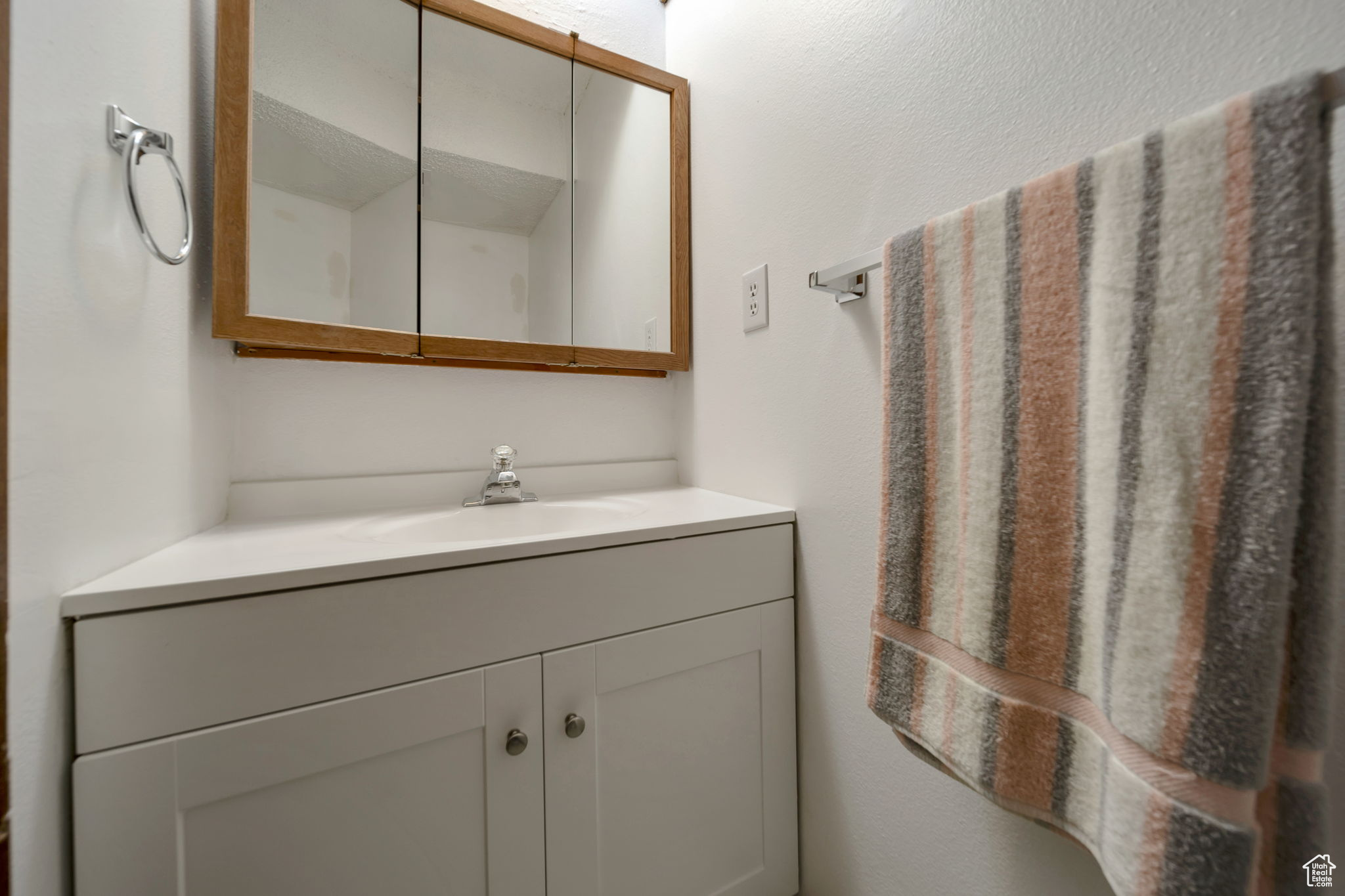 APPLEGATE CONDM - Residential