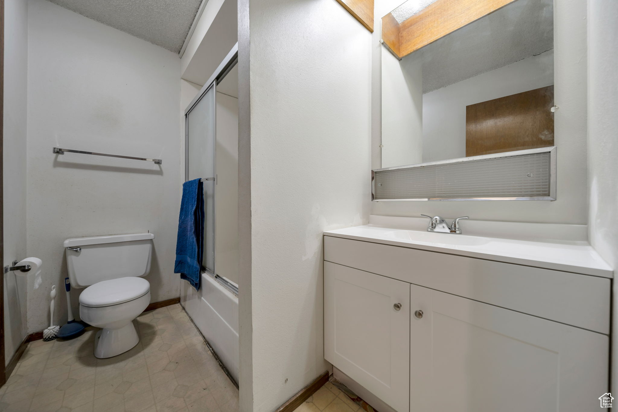 APPLEGATE CONDM - Residential