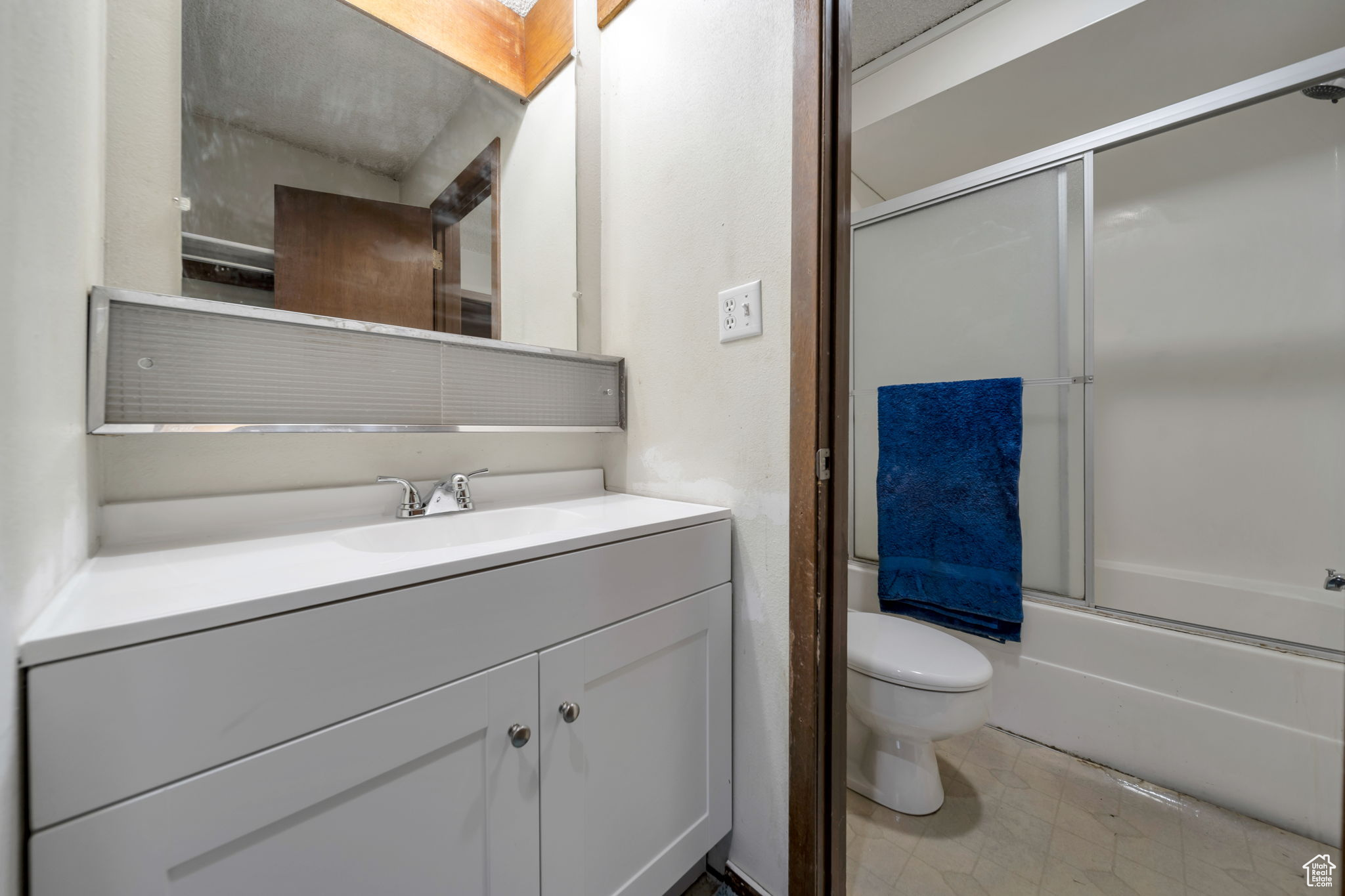APPLEGATE CONDM - Residential