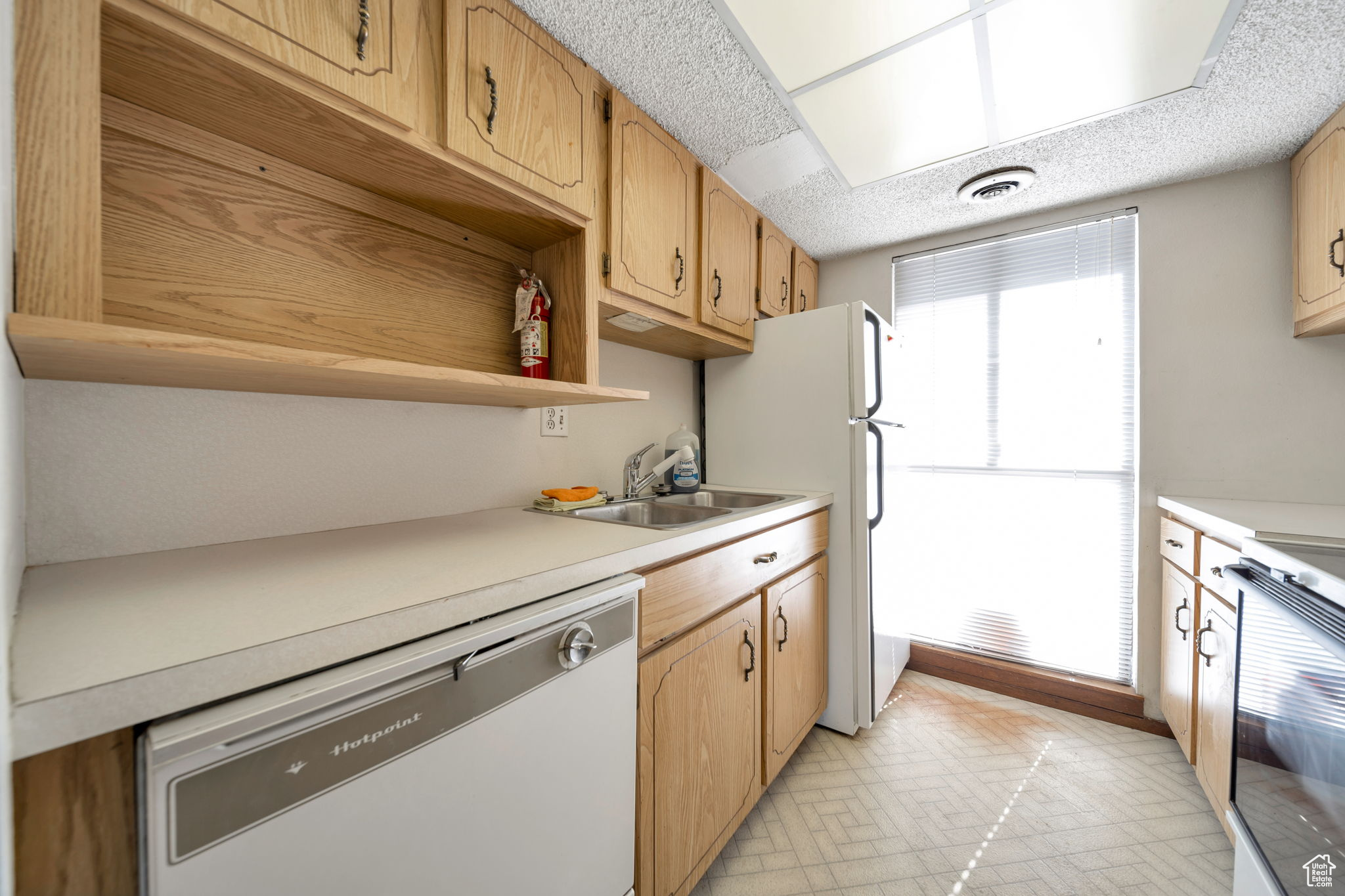 APPLEGATE CONDM - Residential
