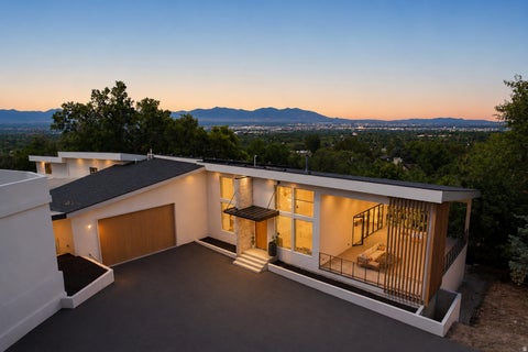 Photo of 2662 E COMANCHE DR, Salt Lake City, UT 84108 (MLS # 2179450)