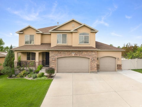 Photo of 557 W PUMPKIN PATCH DR, Saratoga Springs, UT 84045 (MLS # 2182715)