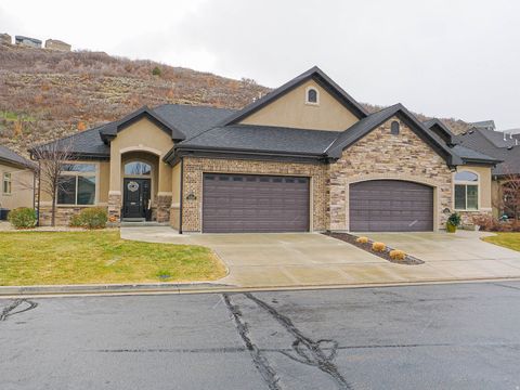 Photo of 1154 E SUNSET DUNES WAY S, Draper, UT 84020 (MLS # 2144796)