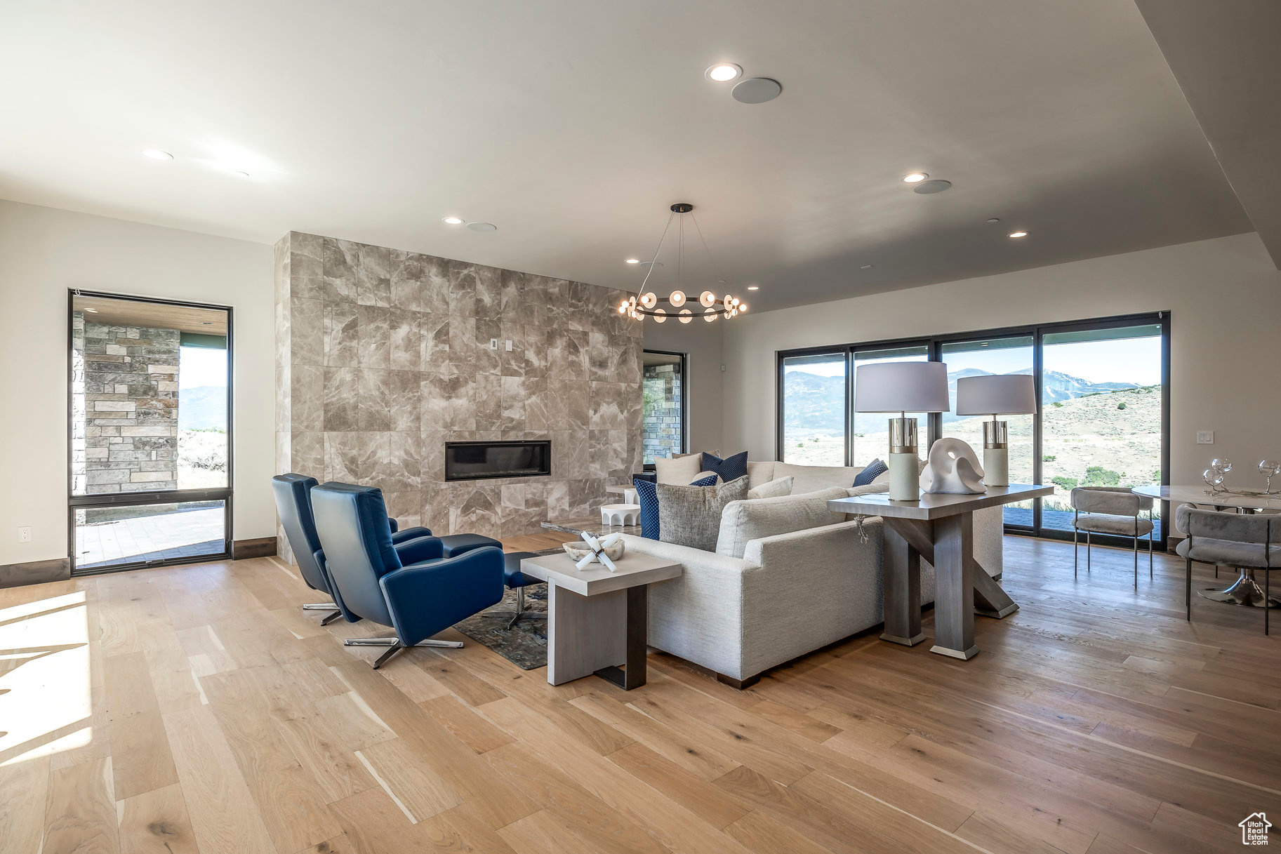 RED LEDGES - Residential