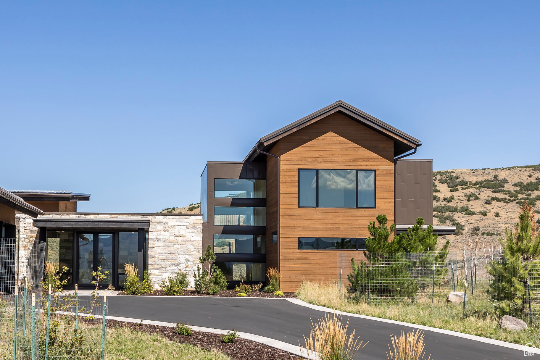 RED LEDGES - Residential