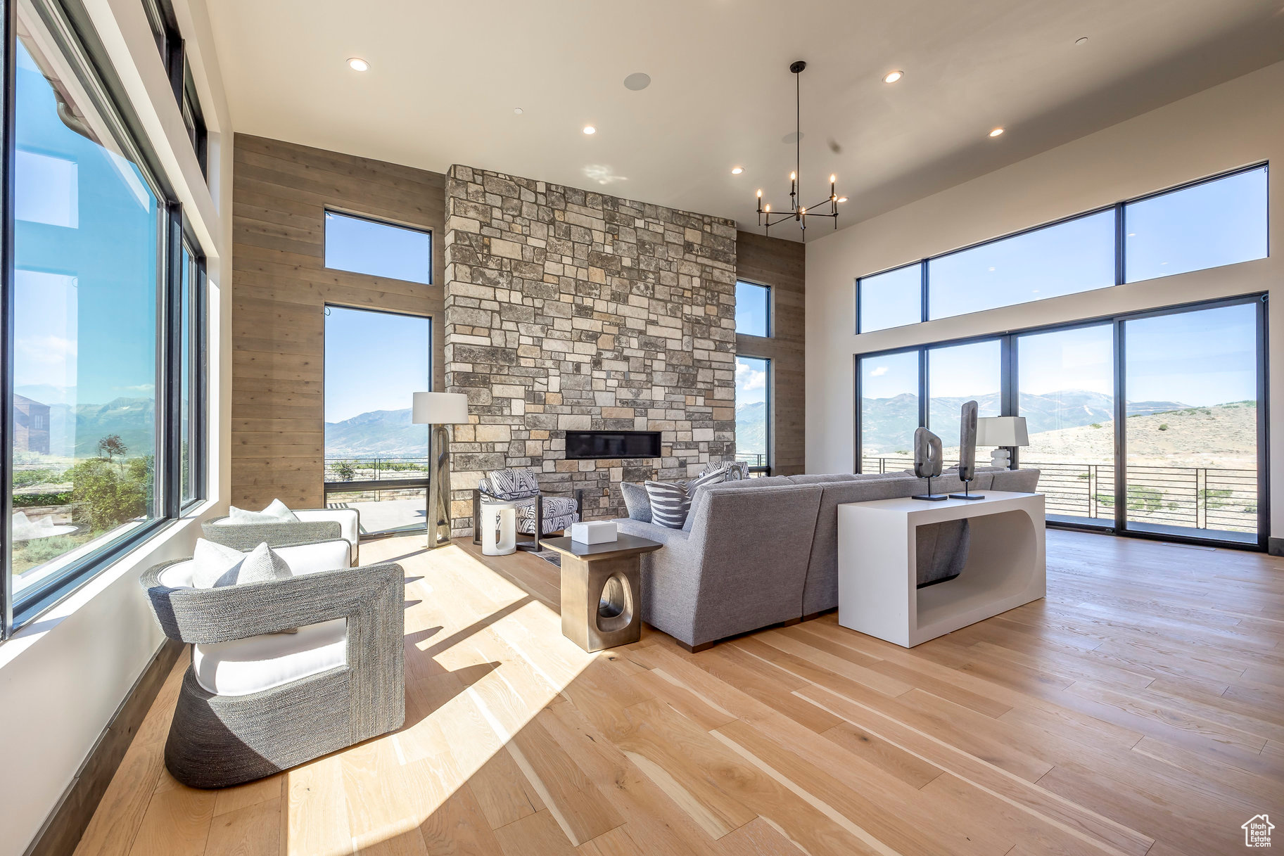 RED LEDGES - Residential