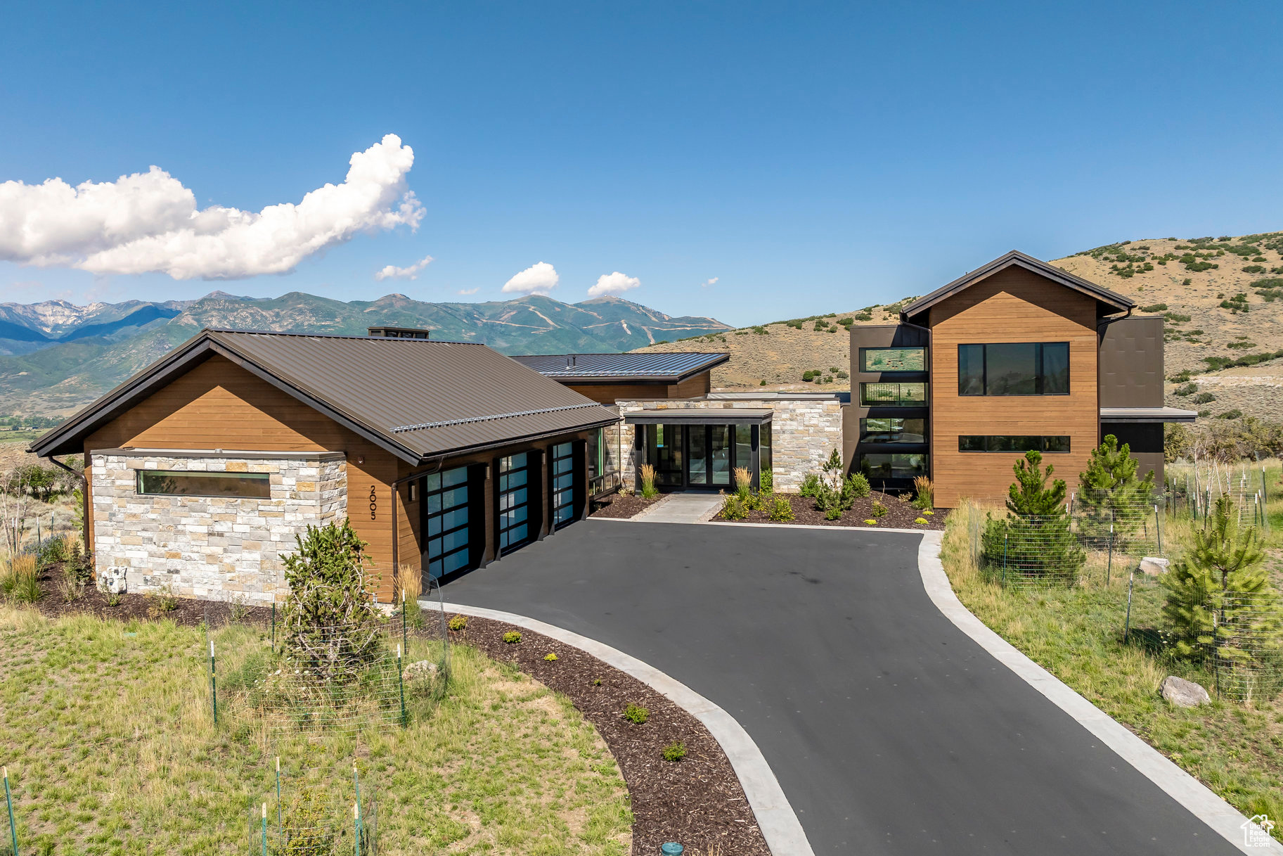 RED LEDGES - Residential