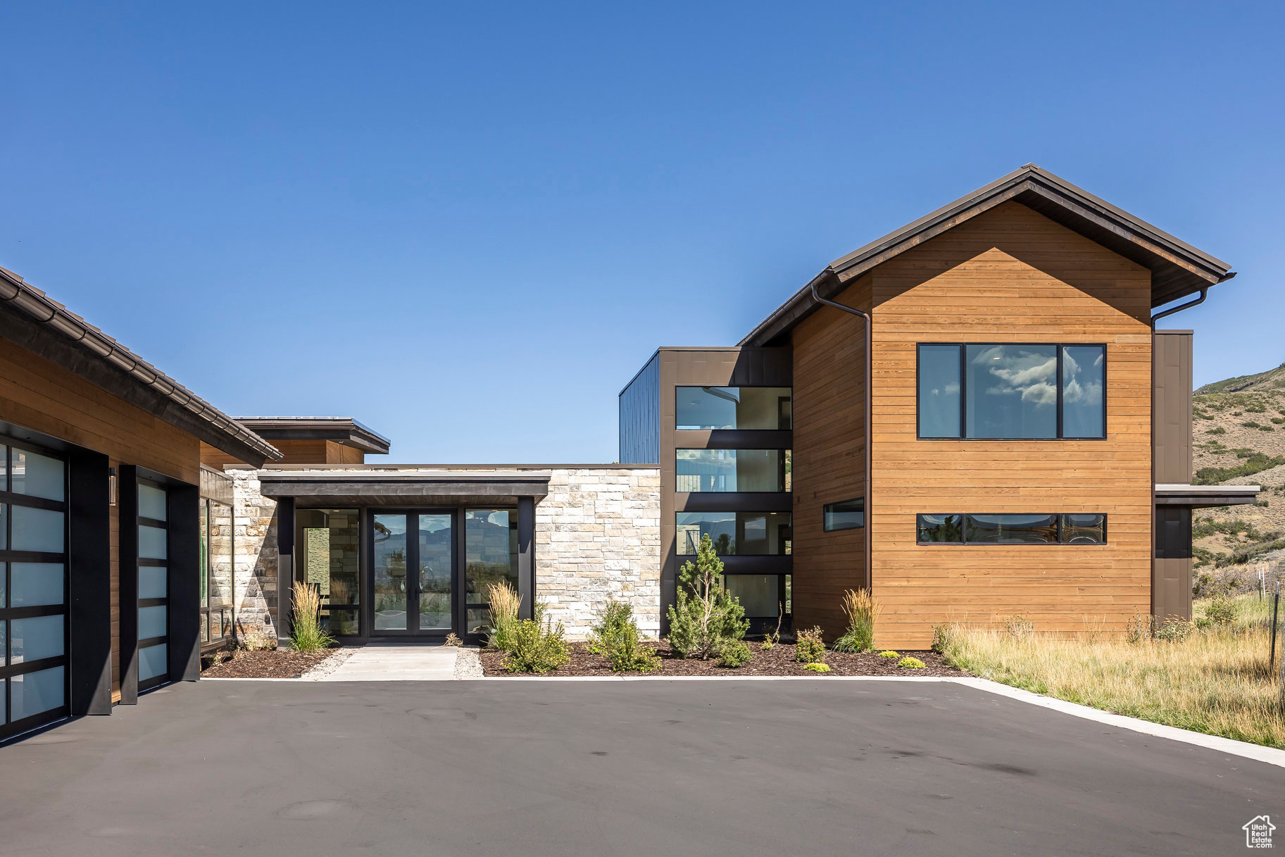 RED LEDGES - Residential