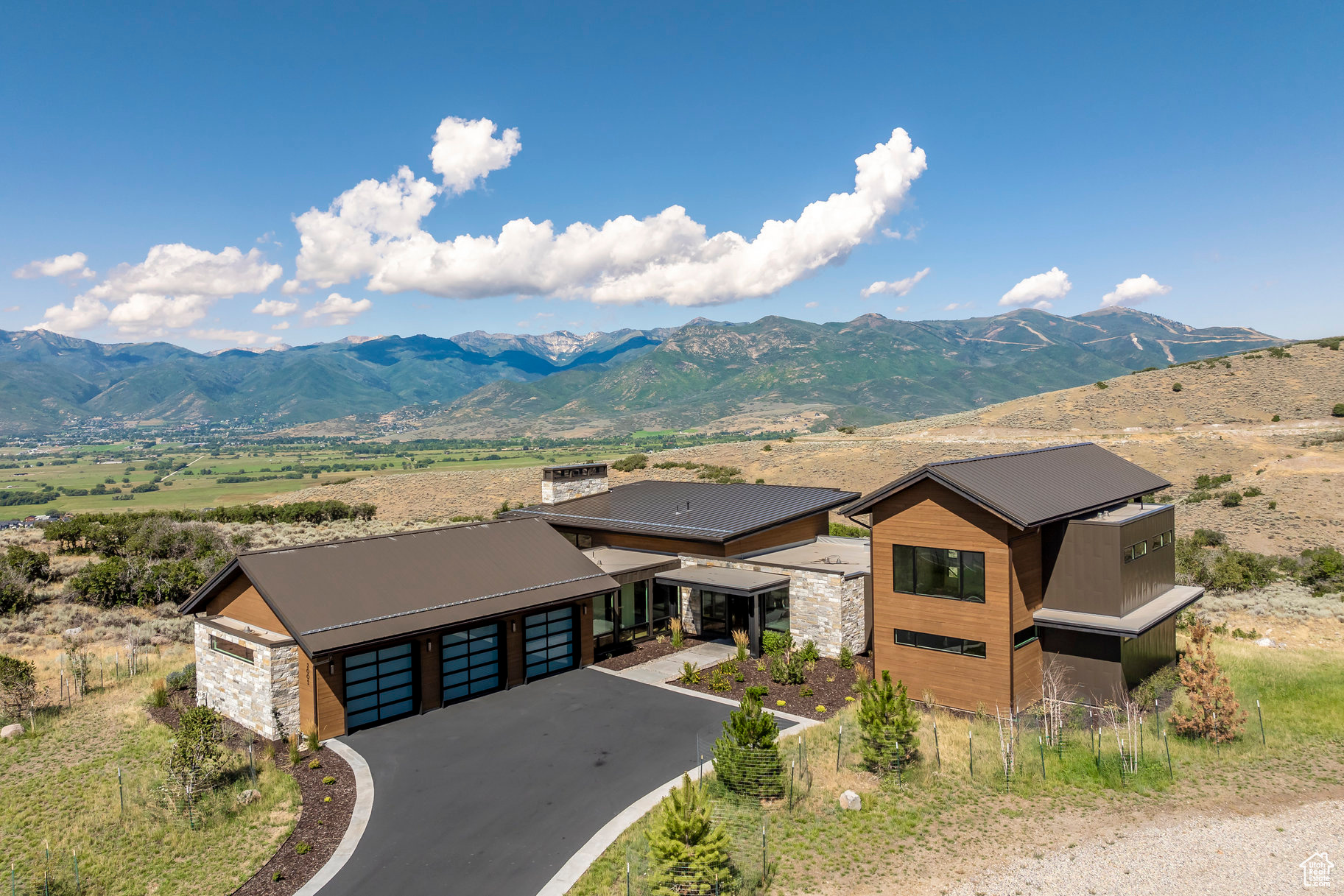 RED LEDGES - Residential