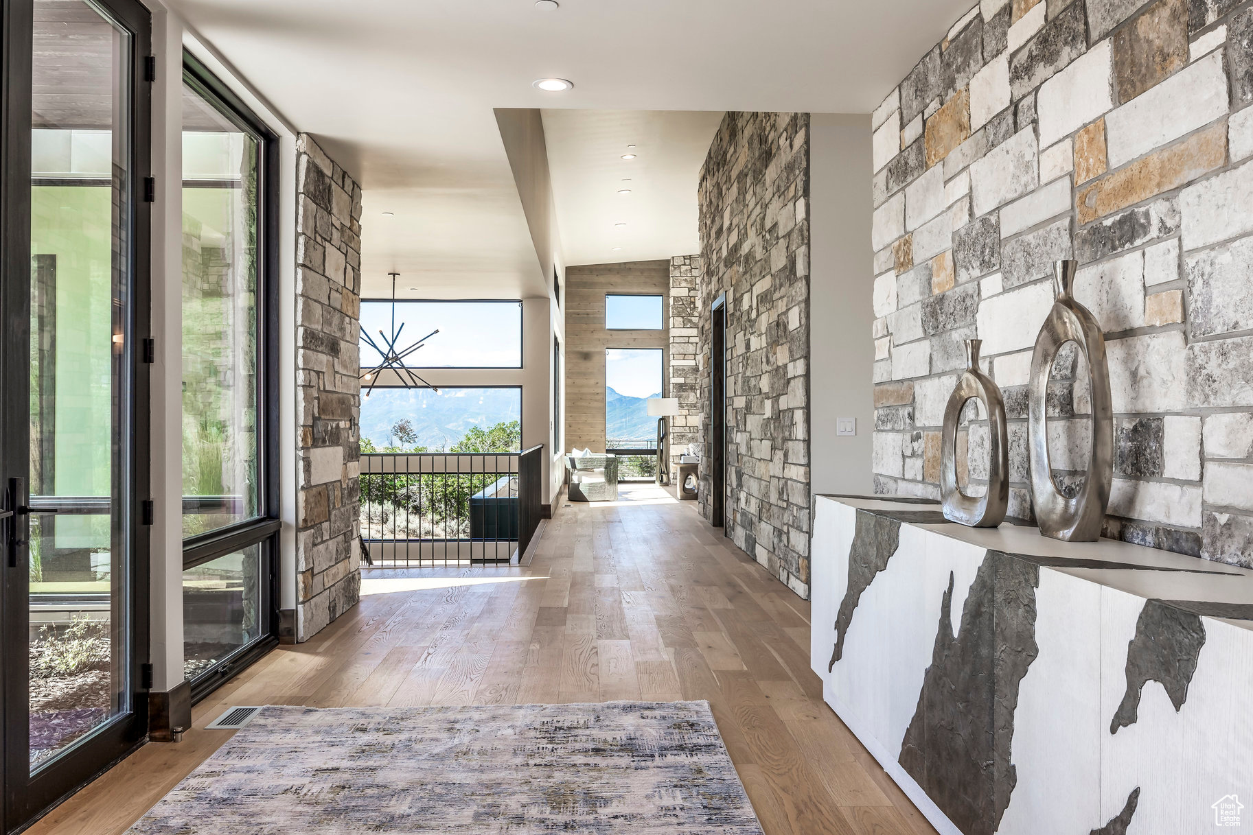 RED LEDGES - Residential