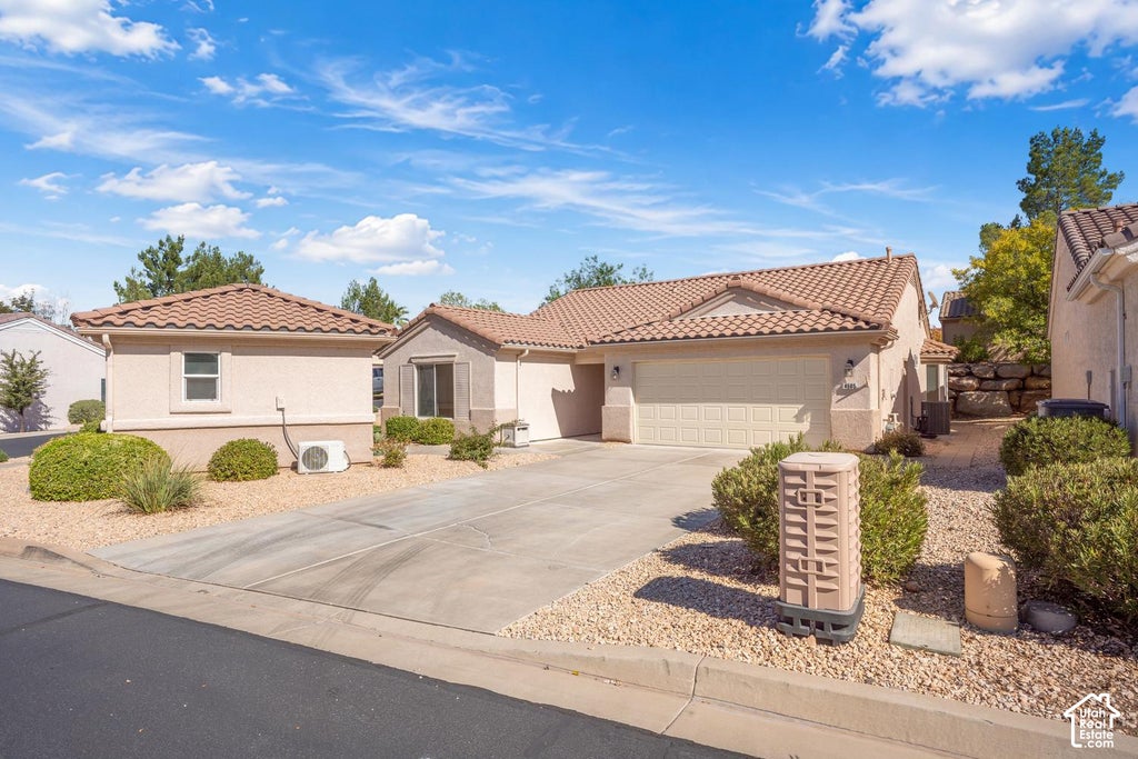 Photo of 4505 S SECRET SPRINGS DR, Saint George, UT 84790 (MLS # 2193527)
