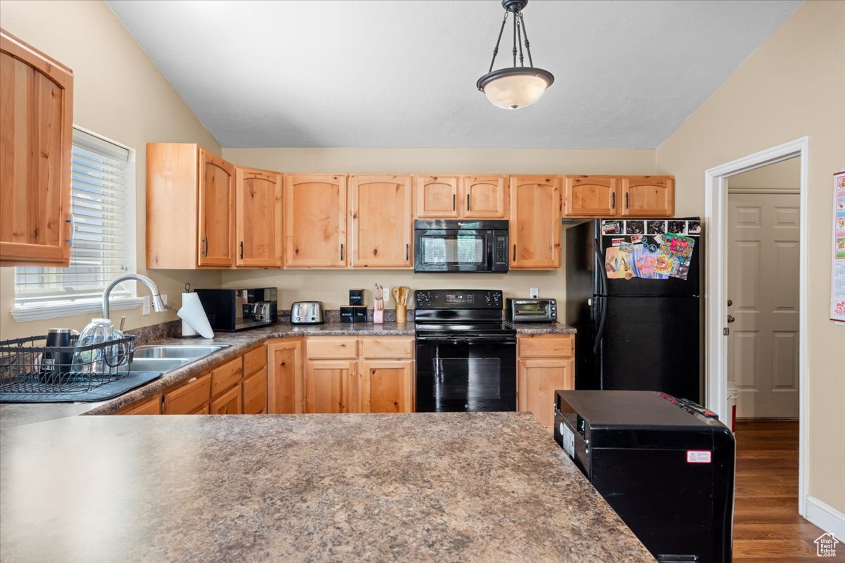 THE MAPLES AT BROOKS - Residential