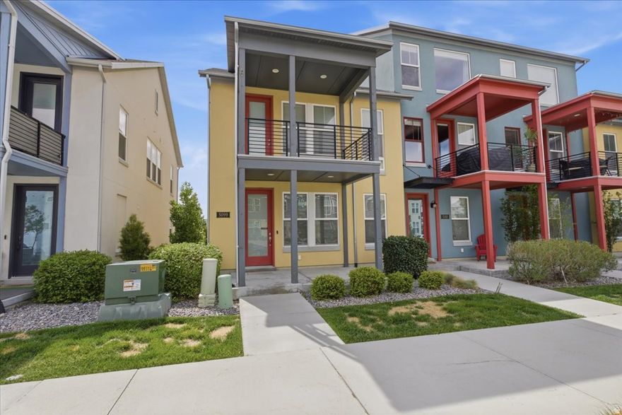Welcome home to this beautifully maintained end-row townhome offering 3 bedrooms and 2 bathrooms in a highly desirable location! This spacious home features an open-concept layout with abundant natural light, modern finishes, and comfortable living spaces throughout. Enjoy a stylish kitchen with stainless steel appliances, sleek countertops, and ample cabinet space perfect for entertaining or everyday living. The primary suite offers a private retreat with vaulted ceilings and an en-suite bath, while the additional bedrooms provide flexibility for family, guests, or a home office. Relax on the private balcony or patio and enjoy the added privacy that comes with an end-unit location. Conveniently located near shopping, dining, parks, and commuter access, this home combines comfort, style, and convenience all in one!