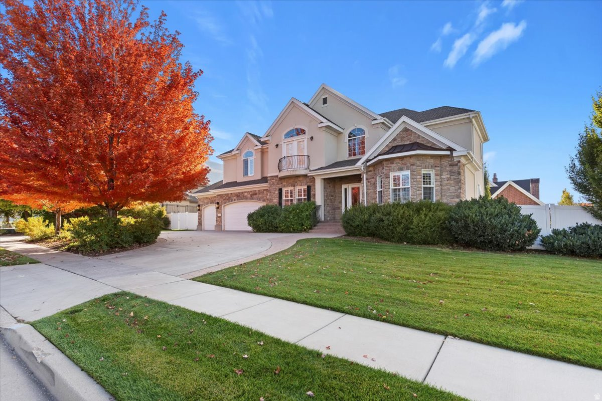 BELLA VISTA - Residential