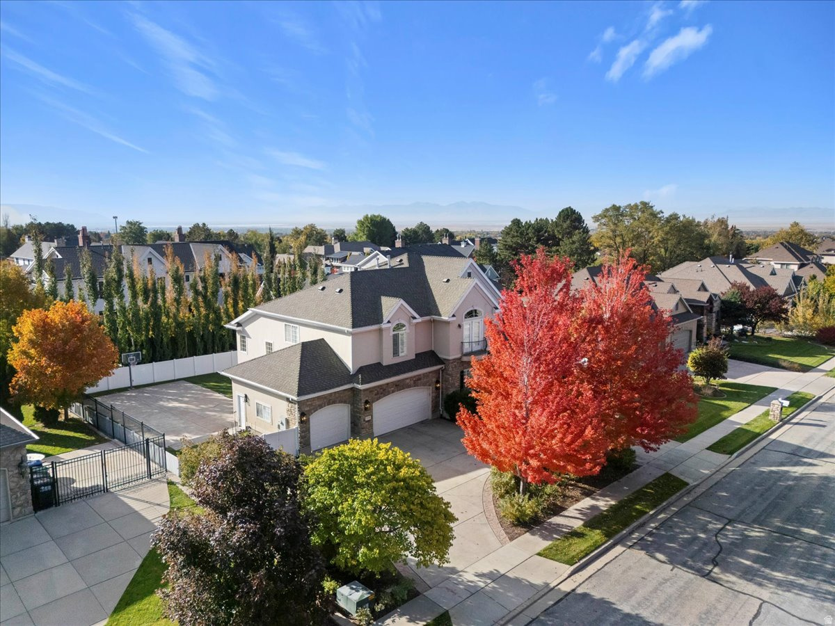 BELLA VISTA - Residential