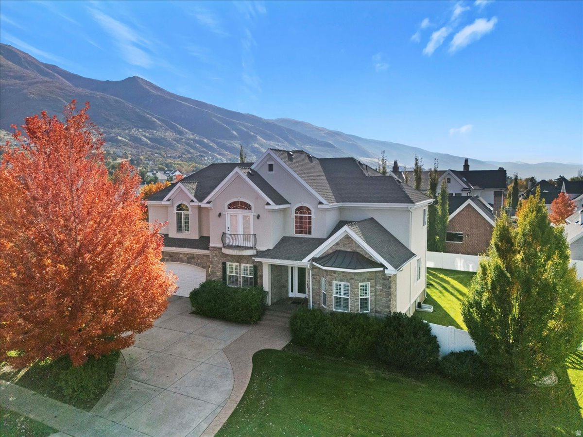 BELLA VISTA - Residential