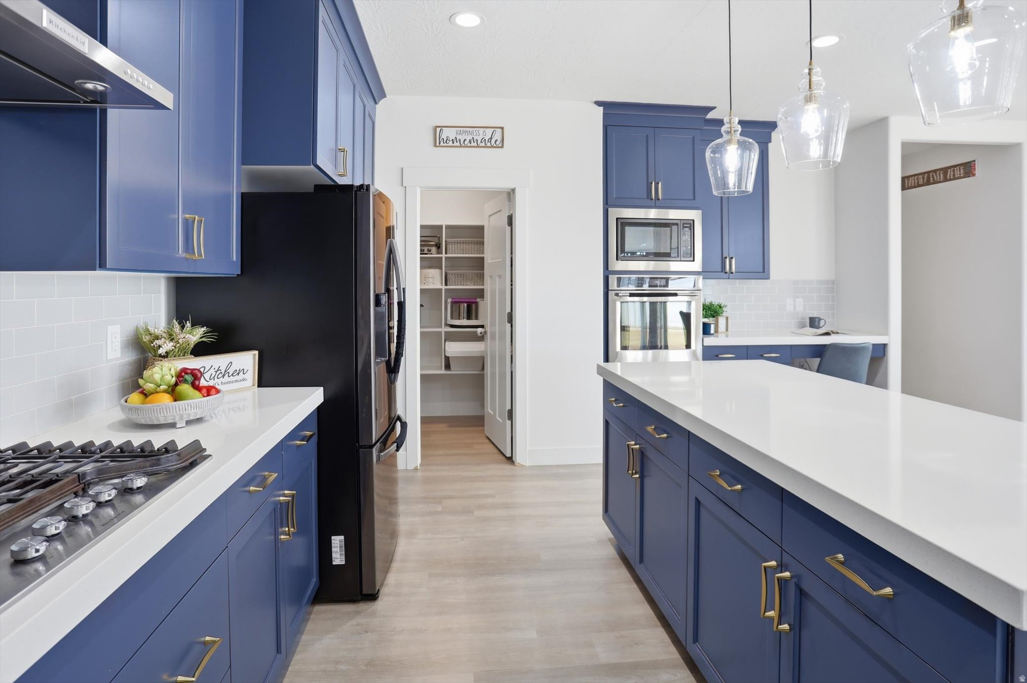 THE HAMPTONS - Residential