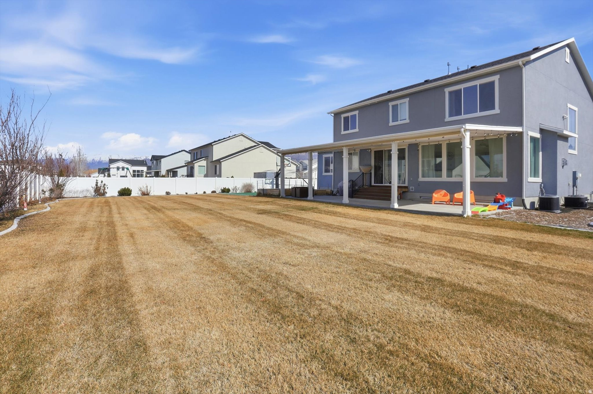 THE HAMPTONS - Residential
