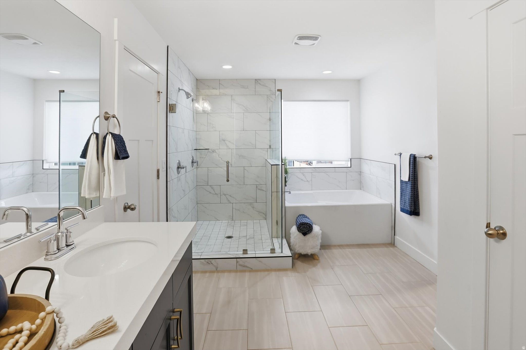 THE HAMPTONS - Residential