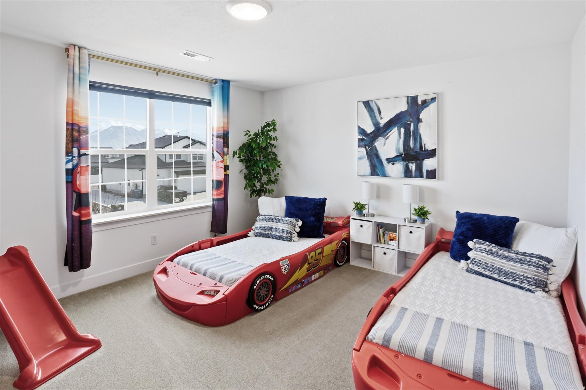 THE HAMPTONS - Residential