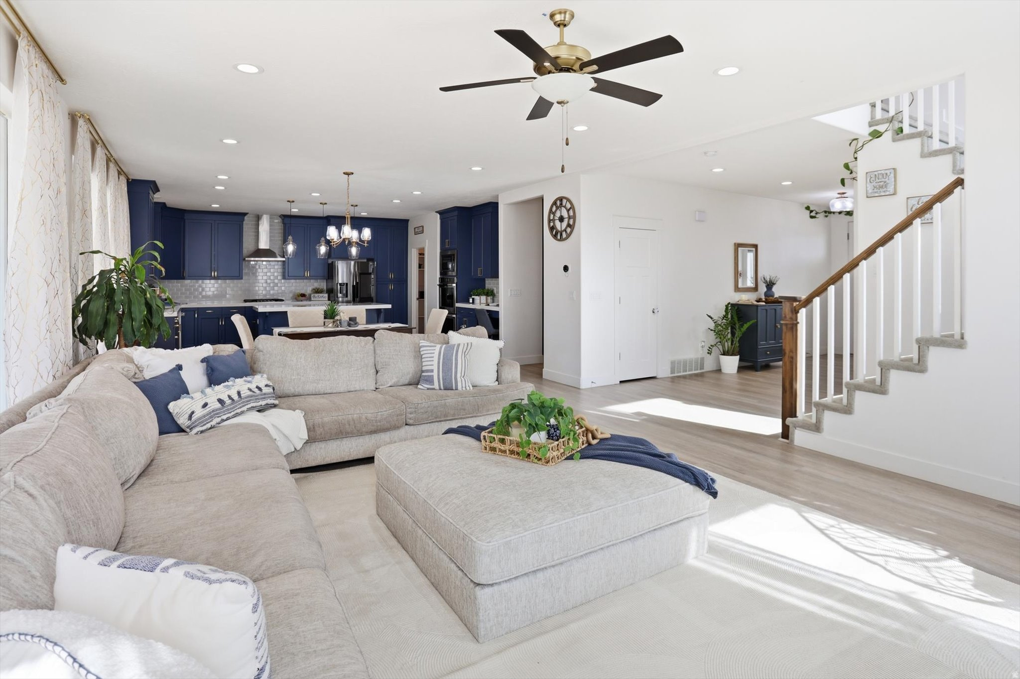 THE HAMPTONS - Residential