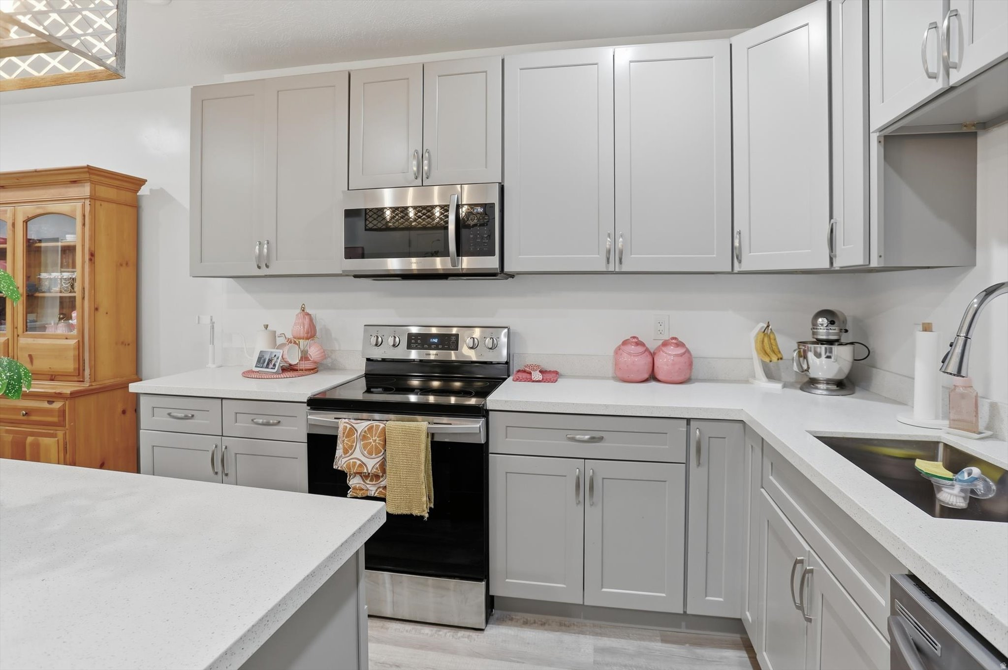THE HAMPTONS - Residential
