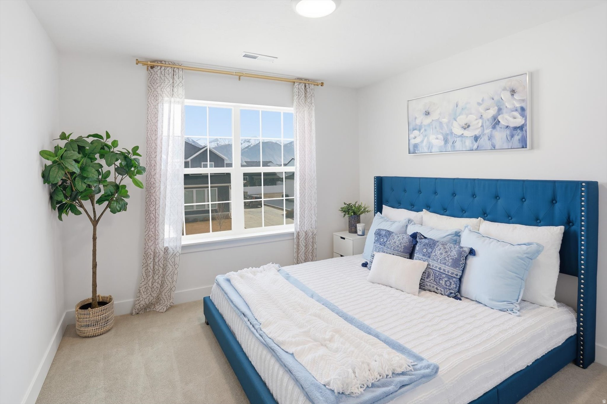 THE HAMPTONS - Residential