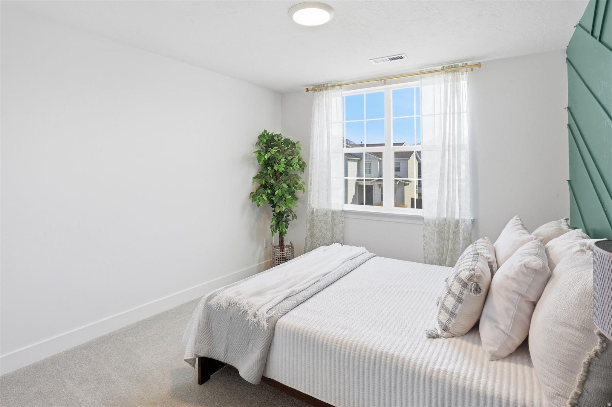 THE HAMPTONS - Residential