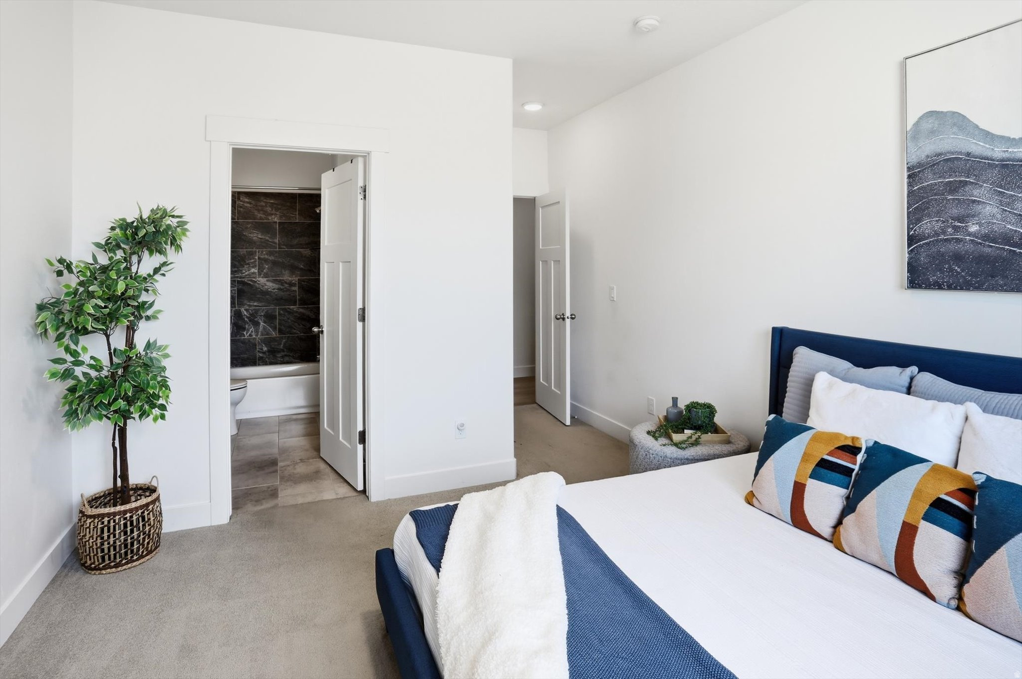 THE HAMPTONS - Residential
