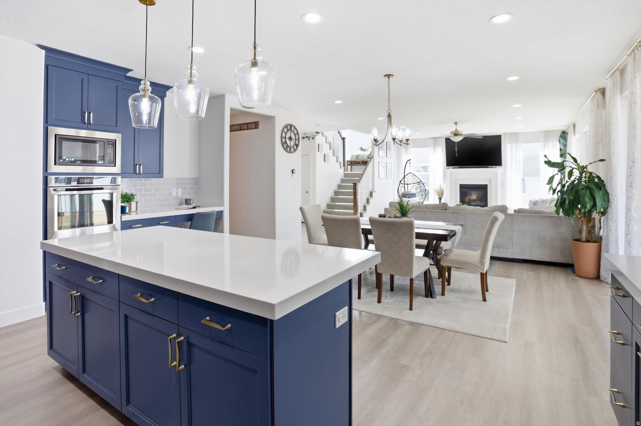 THE HAMPTONS - Residential