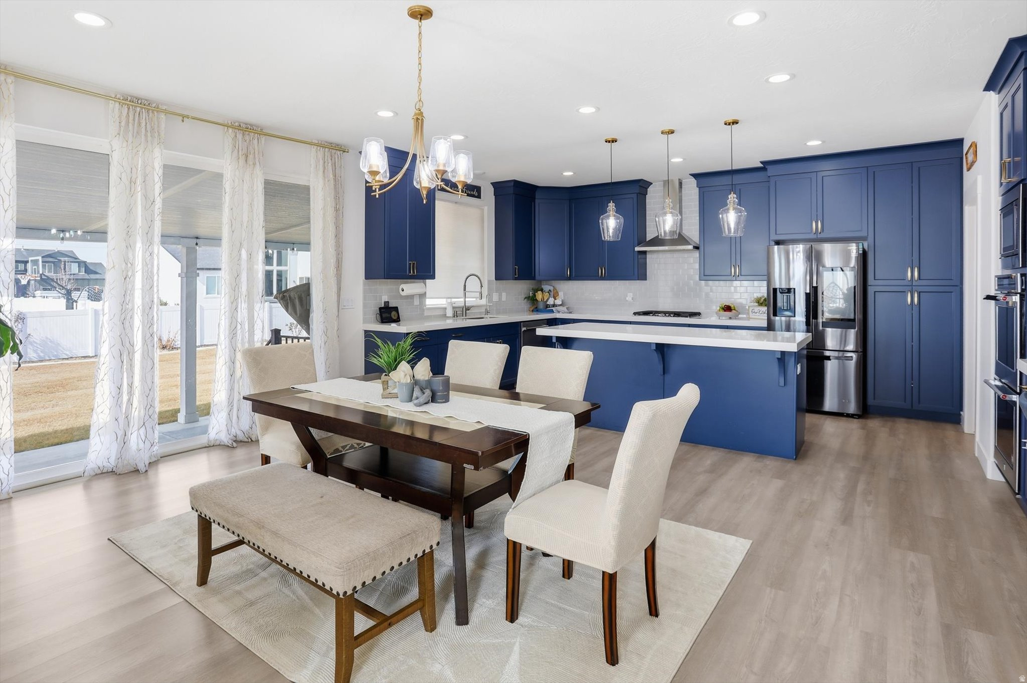 THE HAMPTONS - Residential