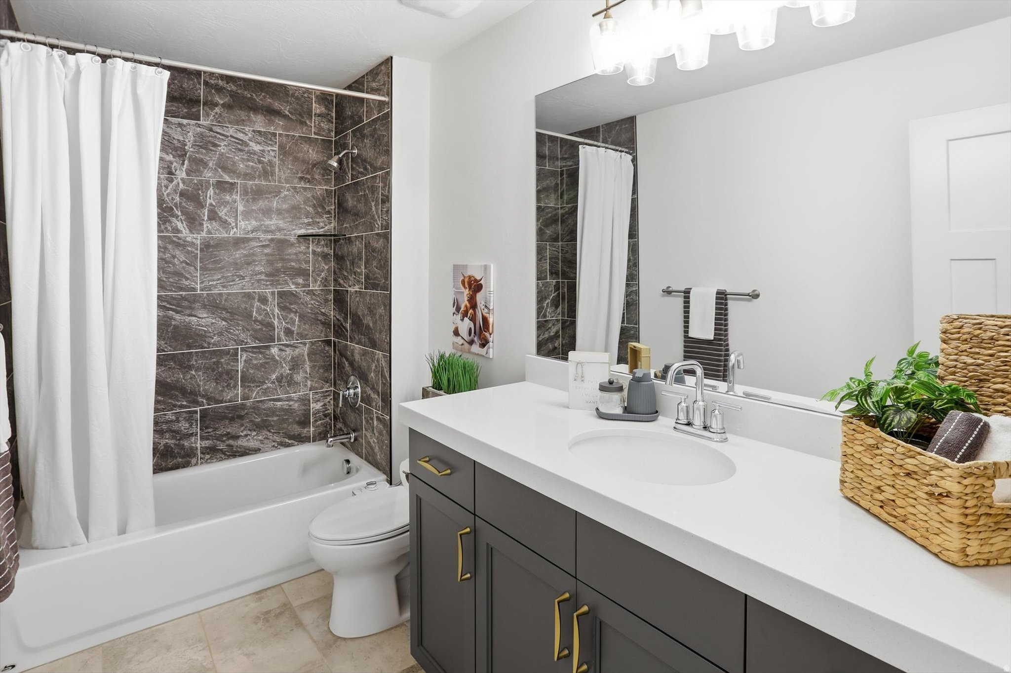 THE HAMPTONS - Residential