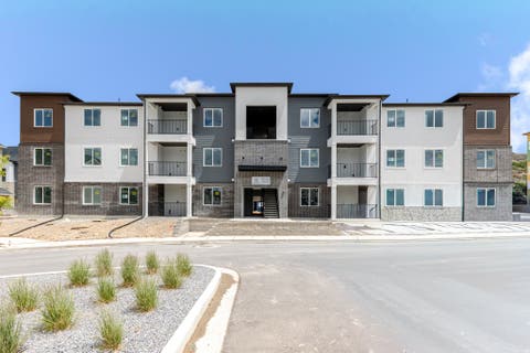 Townhouse For Sale - 4695 S 690 St #U102<br/> Mapleton, UT 84664