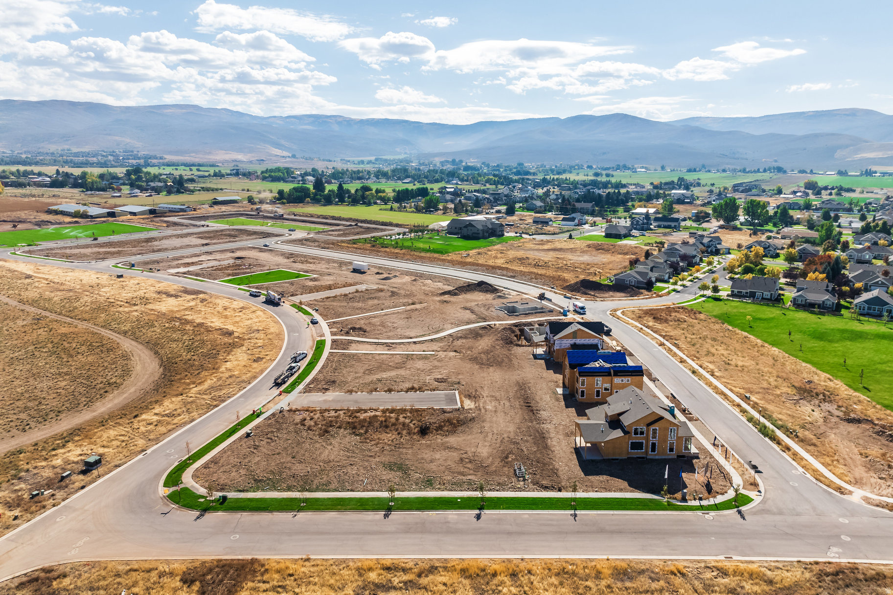 THE CROSSING - Residential