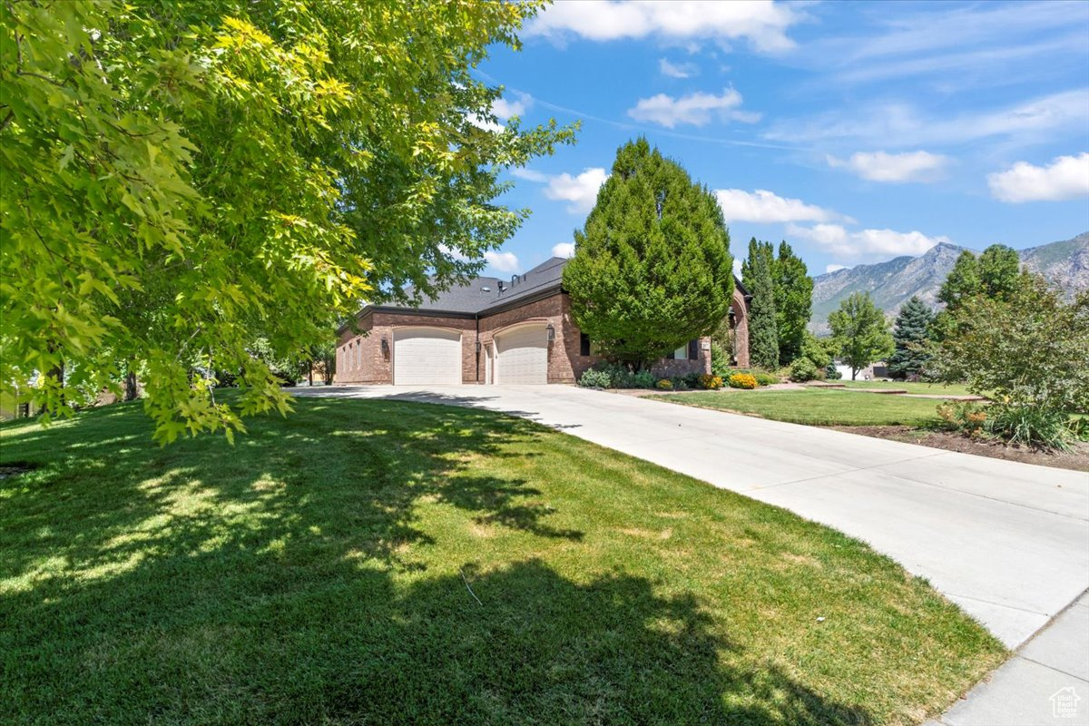 HIGHLAND MEADOW - Residential