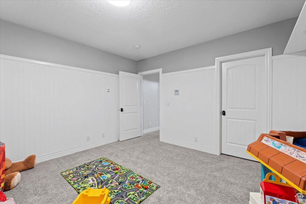 HIGHLAND MEADOW - Residential