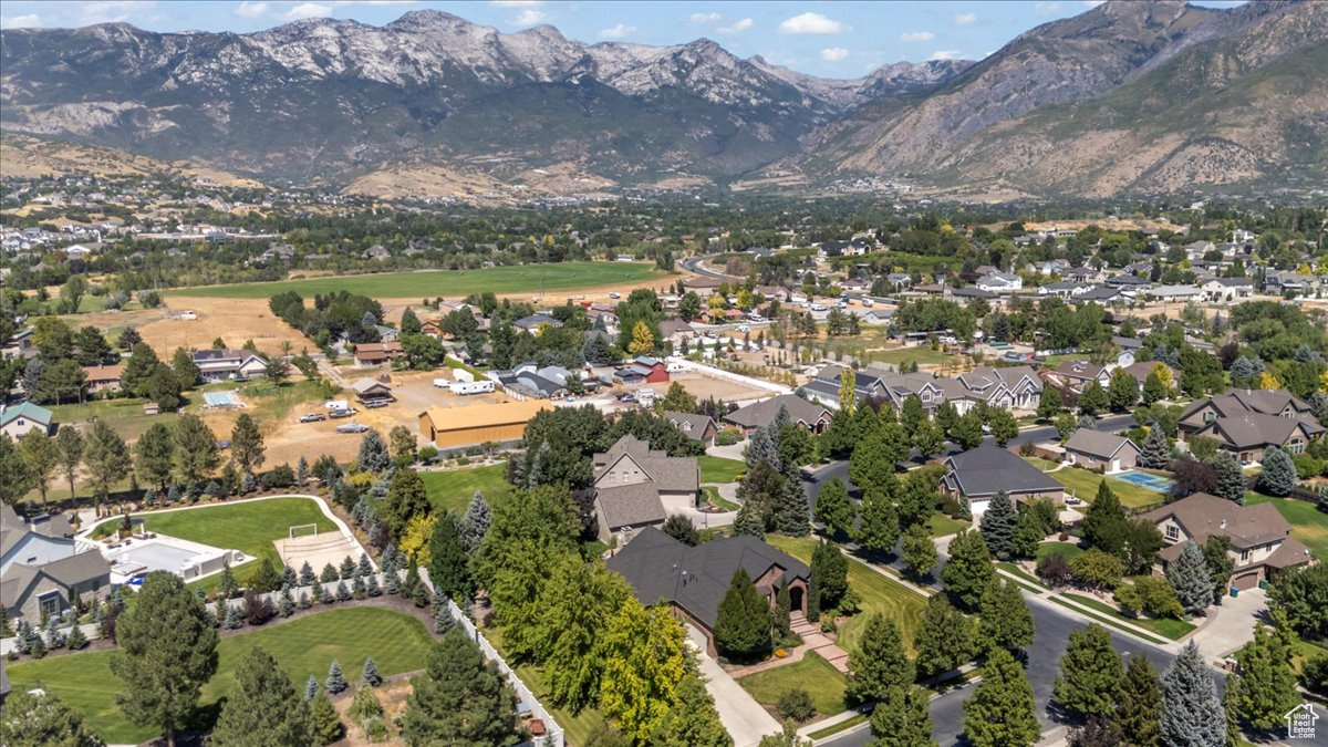 HIGHLAND MEADOW - Residential