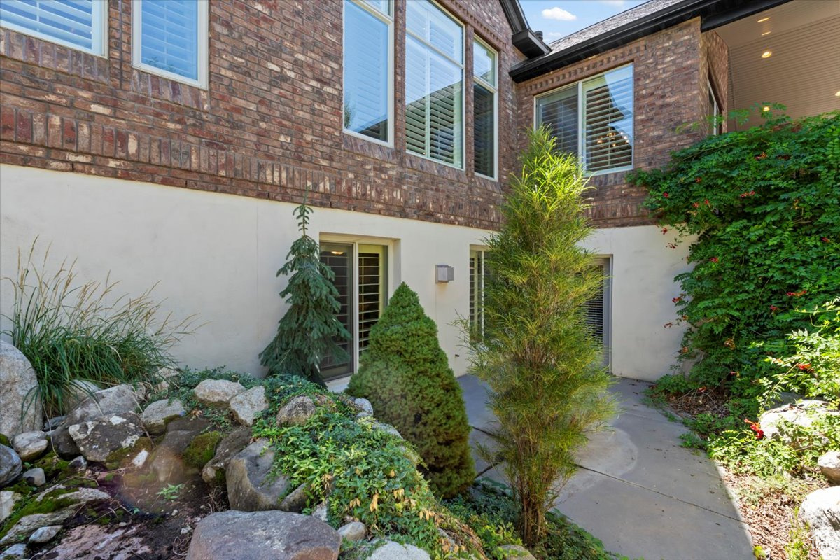 HIGHLAND MEADOW - Residential