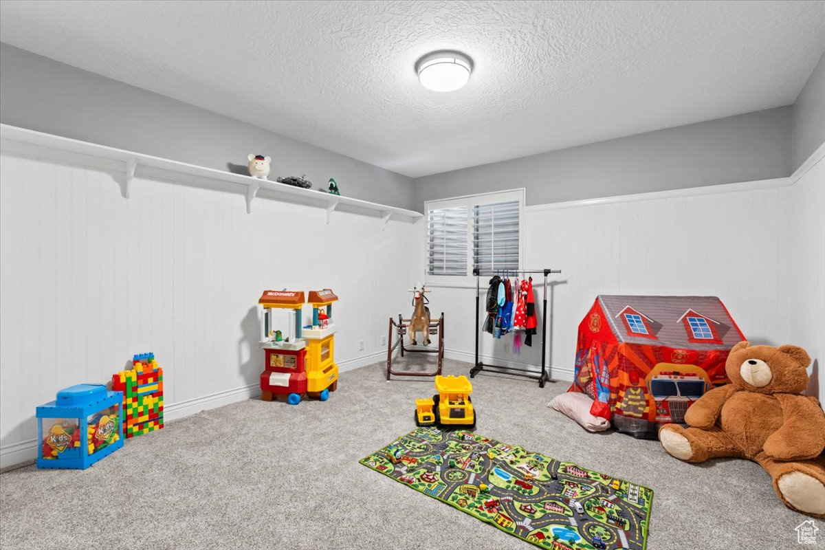 HIGHLAND MEADOW - Residential