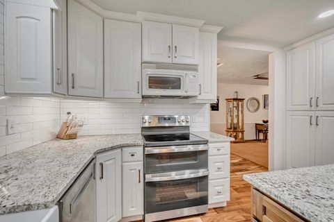 Tiny photo for 1972 E EVERLEIGH CIR, Sandy, UT 84093 (MLS # 2127645)