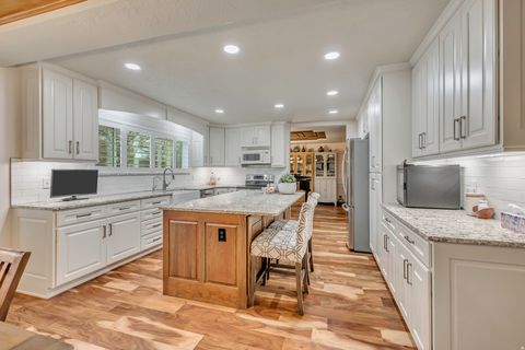 Tiny photo for 1972 E EVERLEIGH CIR, Sandy, UT 84093 (MLS # 2127645)
