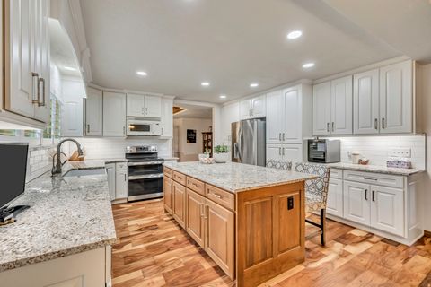 Tiny photo for 1972 E EVERLEIGH CIR, Sandy, UT 84093 (MLS # 2127645)