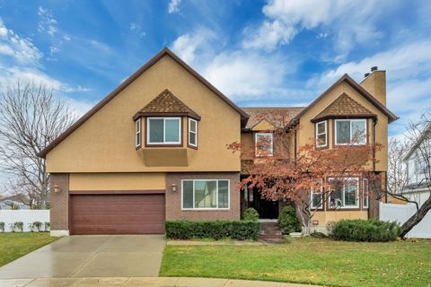 Photo of 1972 E EVERLEIGH CIR, Sandy, UT 84093 (MLS # 2127645)