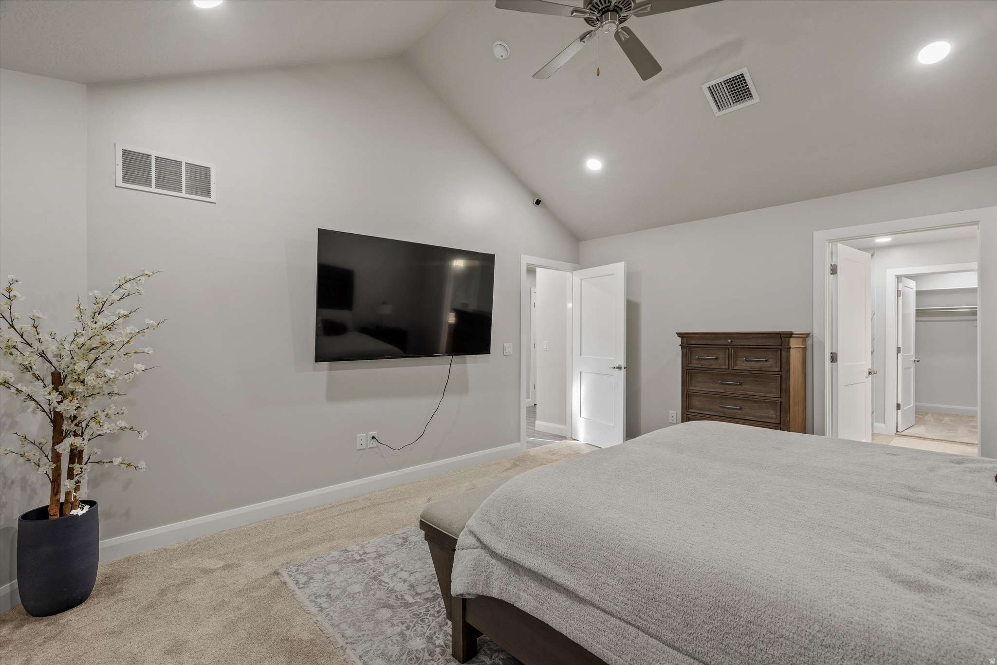 THE VILLAS AT LEGACY FARMS - Residential