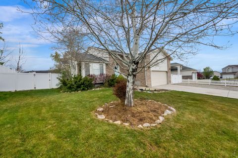 Tiny photo for 4852 W MOUNTAIN LAUREL LN S, West Jordan, UT 84088 (MLS # 2147810)