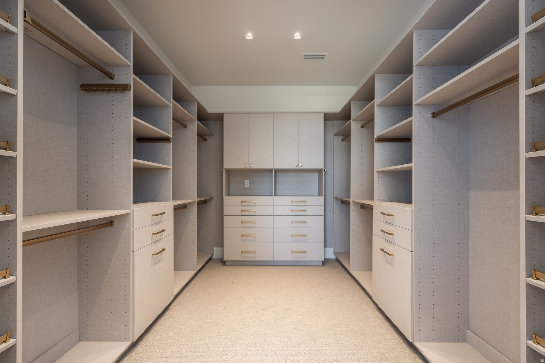 ROYAL HOLLADAY HILLS D - Residential