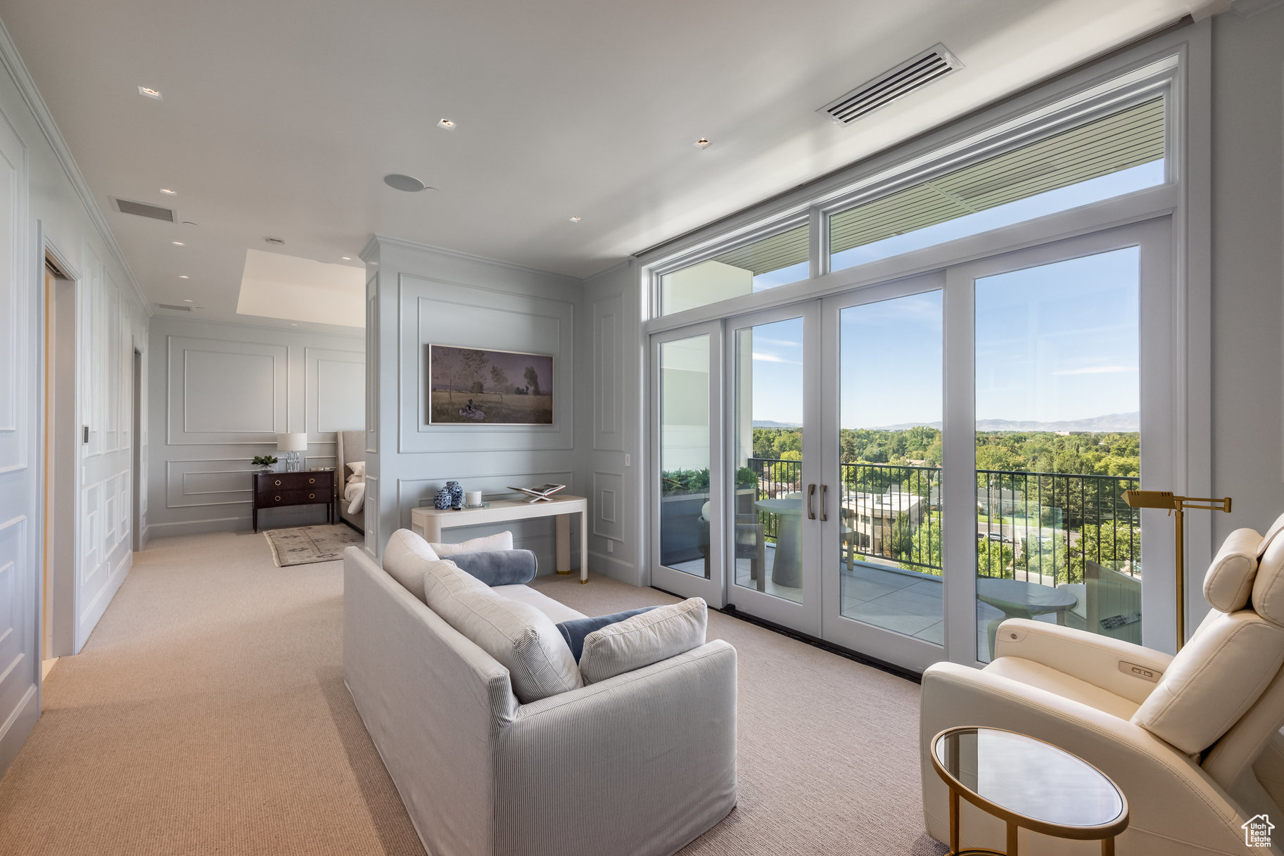 ROYAL HOLLADAY HILLS D - Residential