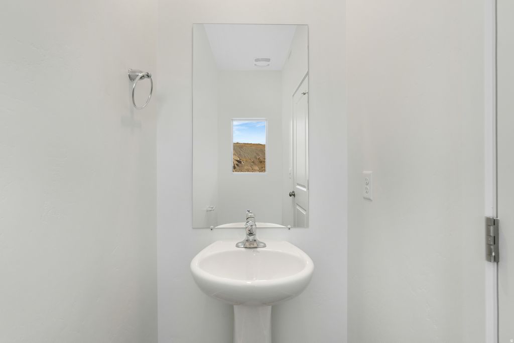 Photo of 1666 W BLUE FLAX DR #1532, Saratoga Springs, UT 84045 (MLS # 2125094)